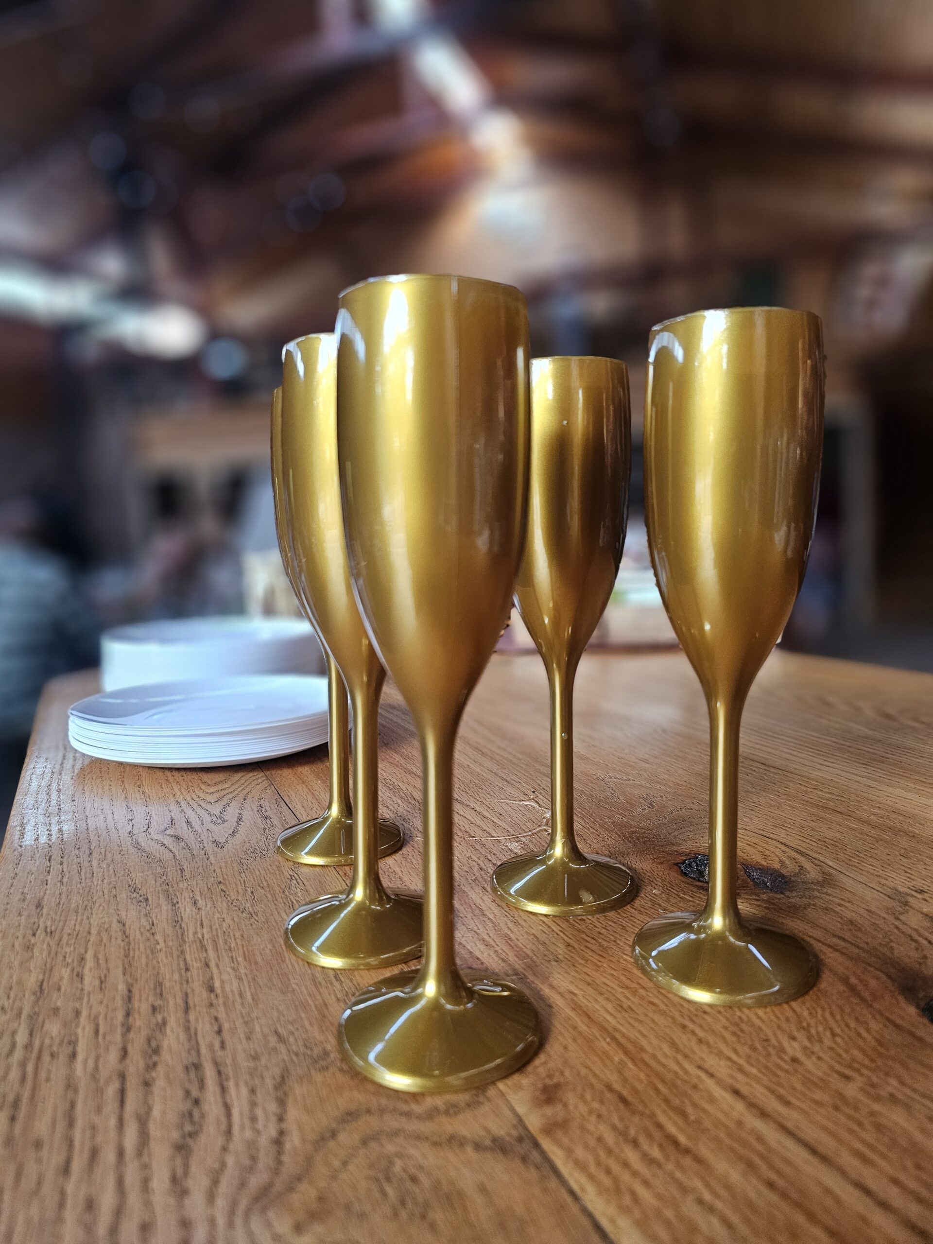 Gold-Look Champagne Flutes